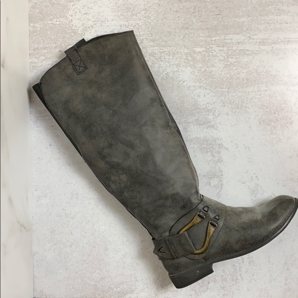 MOSSIMO KNEE BOOTS IN WIDE CALF